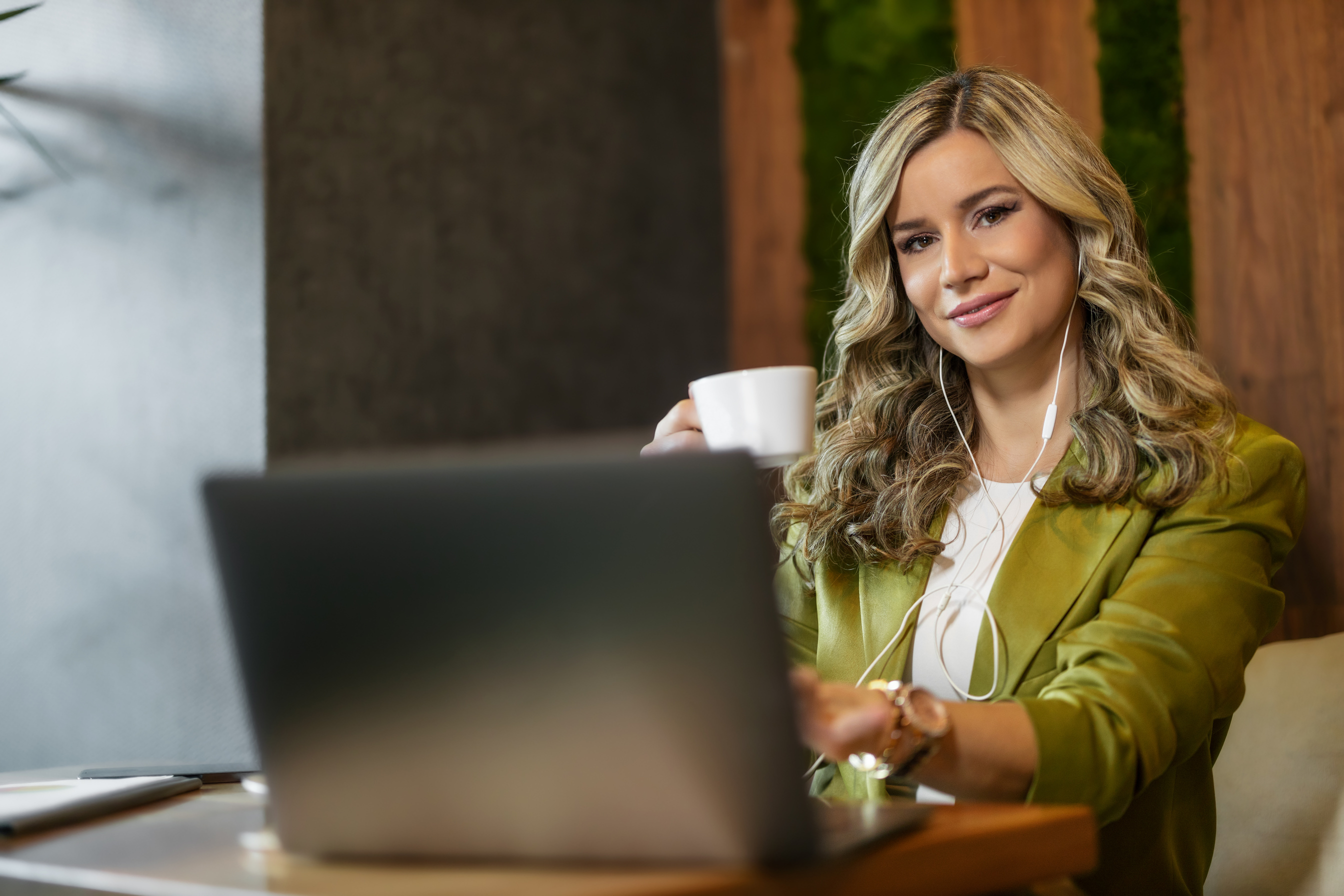 Online meeting in cafe